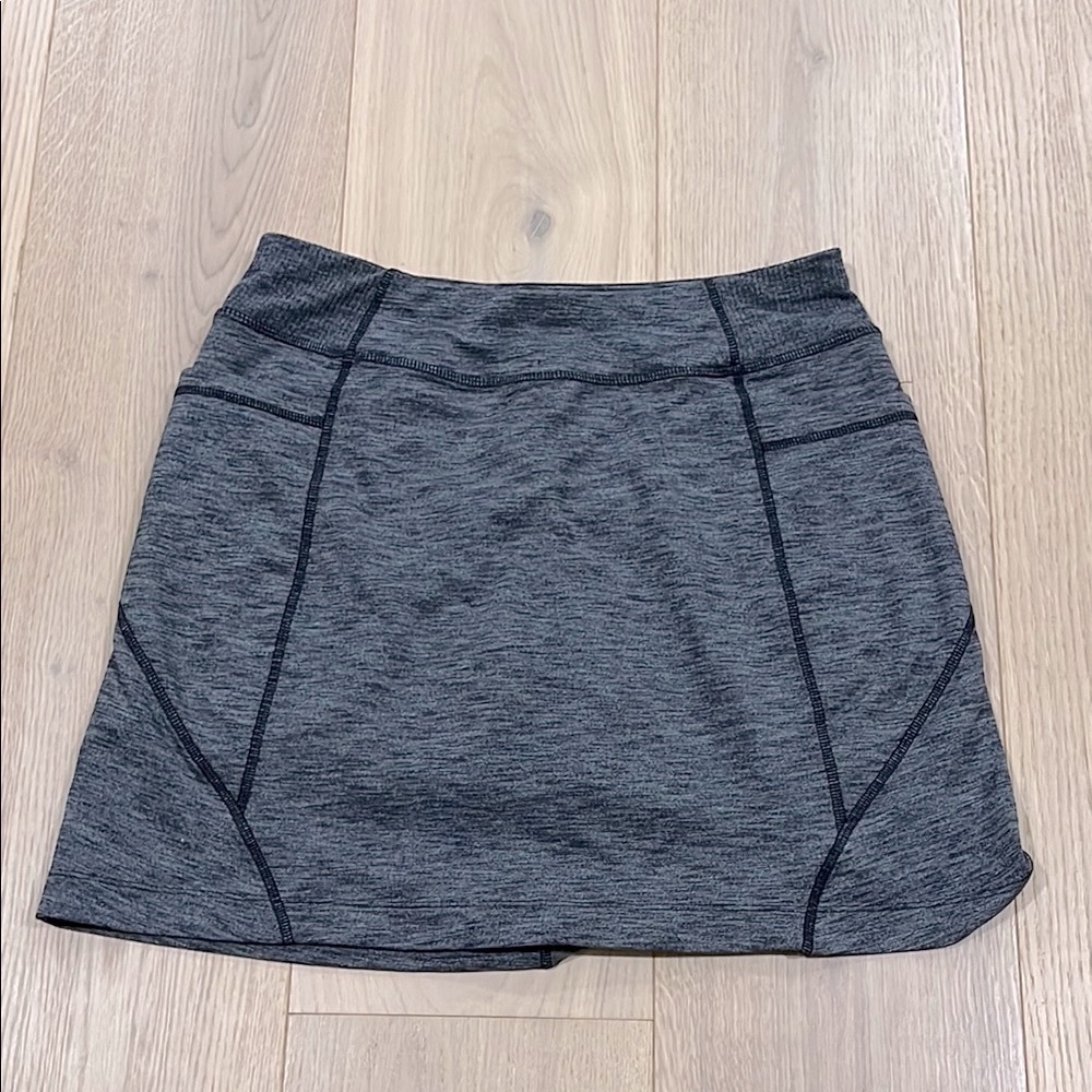 Athleta Charcoal Heather Skirt with Attached Shorts Size Small